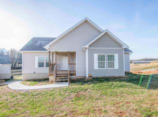 185 Waters Edge Dr, Spring City, TN 37381