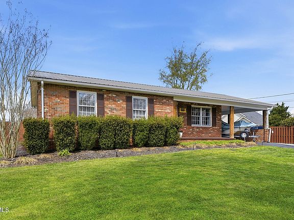 2nd image of 900 Huffine Rd