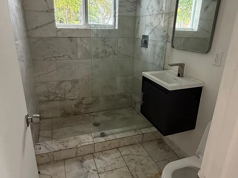 922 Jefferson Ave #6 — Photo 12