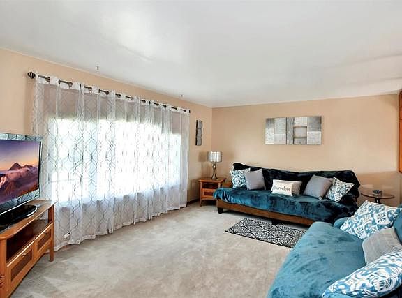 5th image of 15005 West Ave
