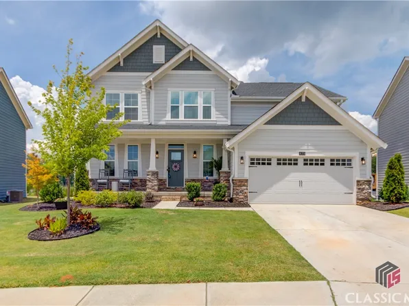 975 Michigan Circle, Hoschton, GA 30548