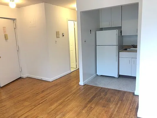 Rented by 18 REALTY | media 19