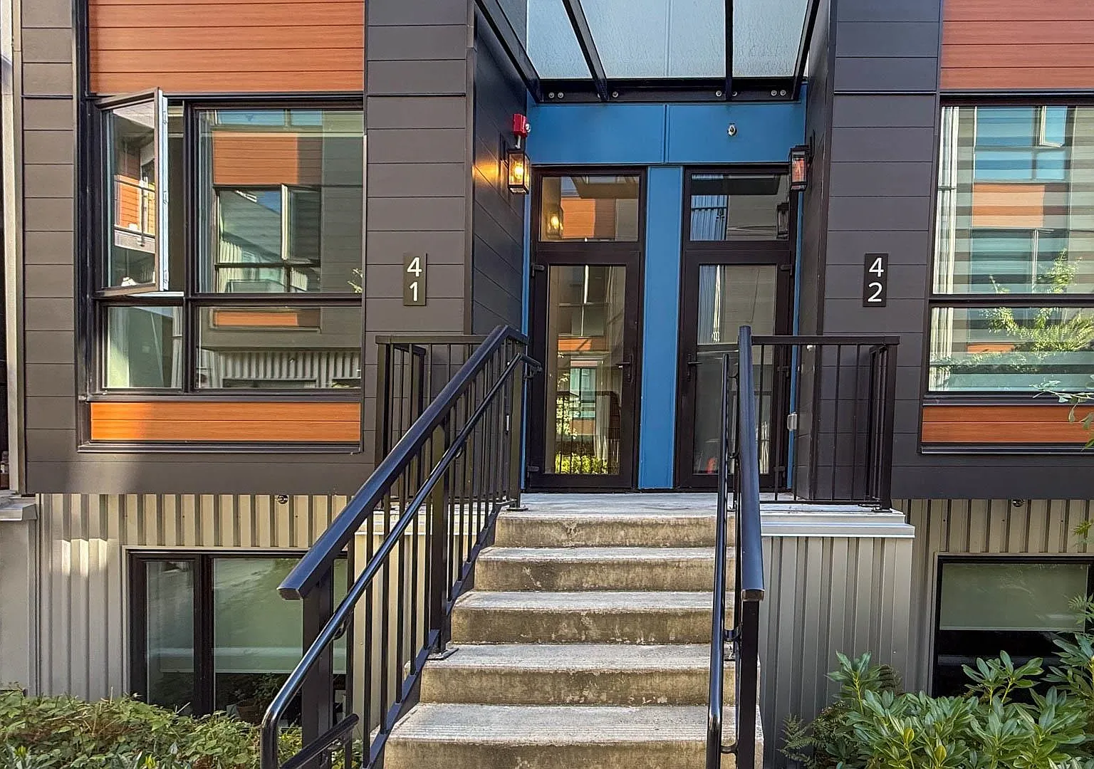3 bed, 1080 sqft, $4,230 — Photo 1