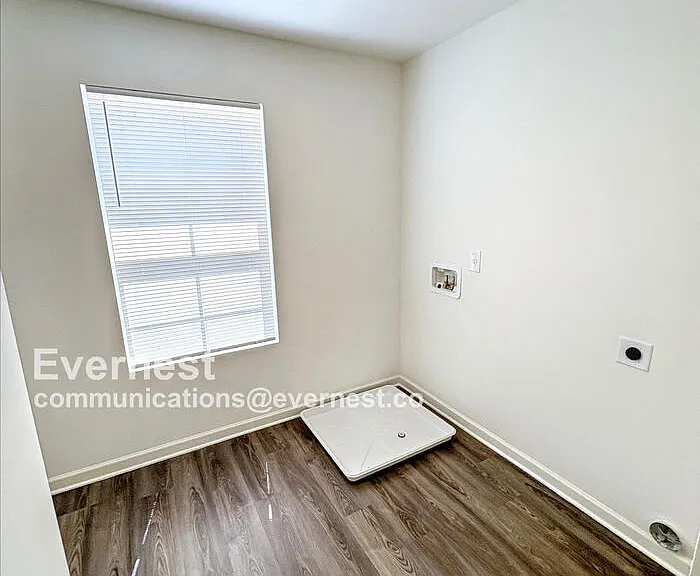 135 Flowering Cherry St — Photo 23
