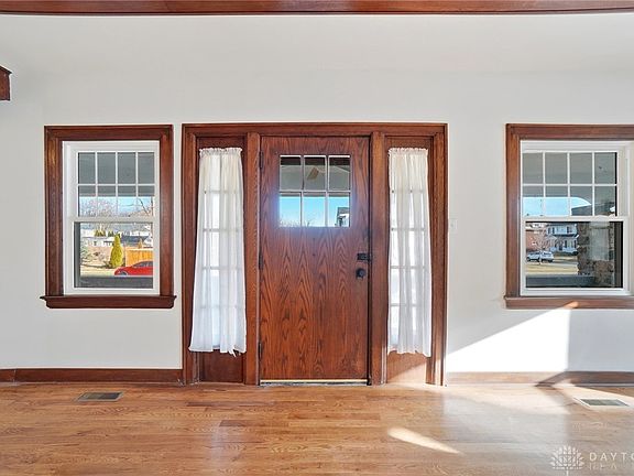 2nd image of 25 Englewood Rd