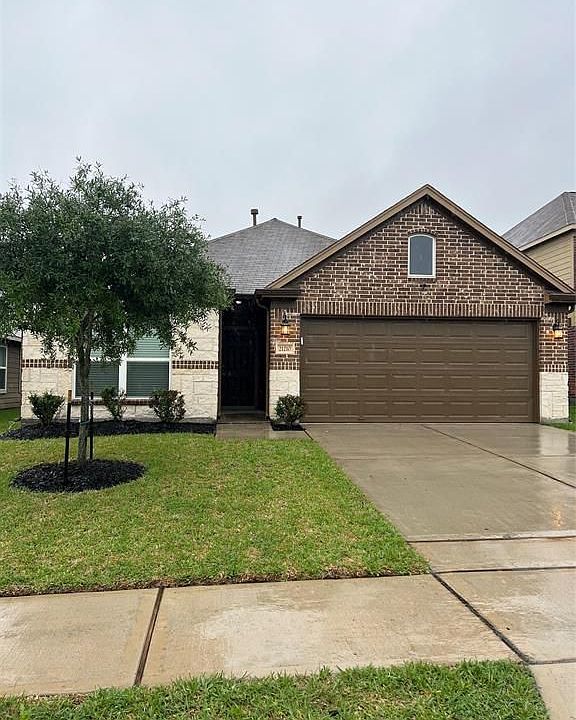 1st image of 21210 Fox Hillside Way