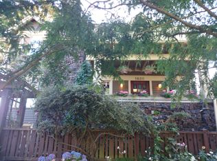 1820 Warren Ave N, Seattle, WA 98109