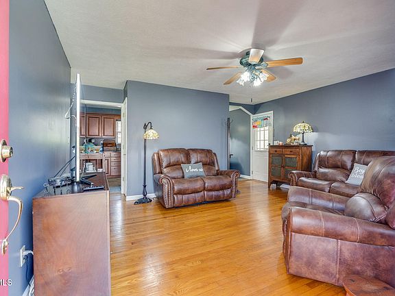 5th image of 1224 E McKinney Ave