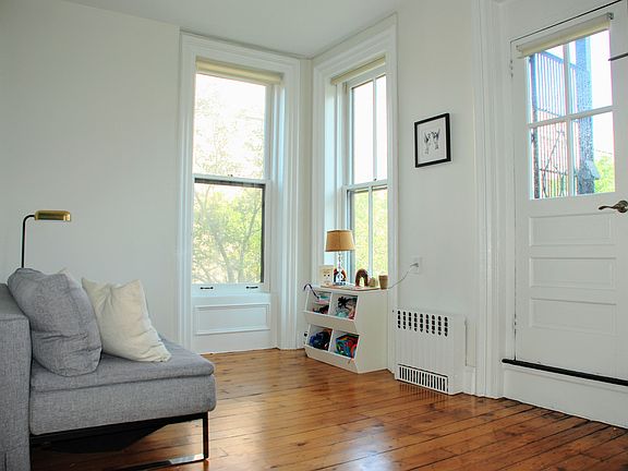 5th image of 101 Greene Ave #Townhouse 1