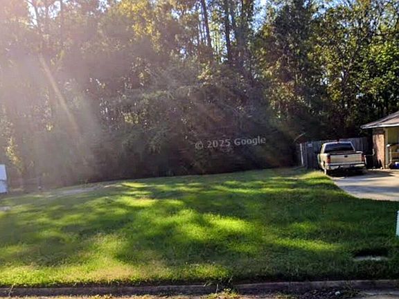 5th image of Oak Grove Ln