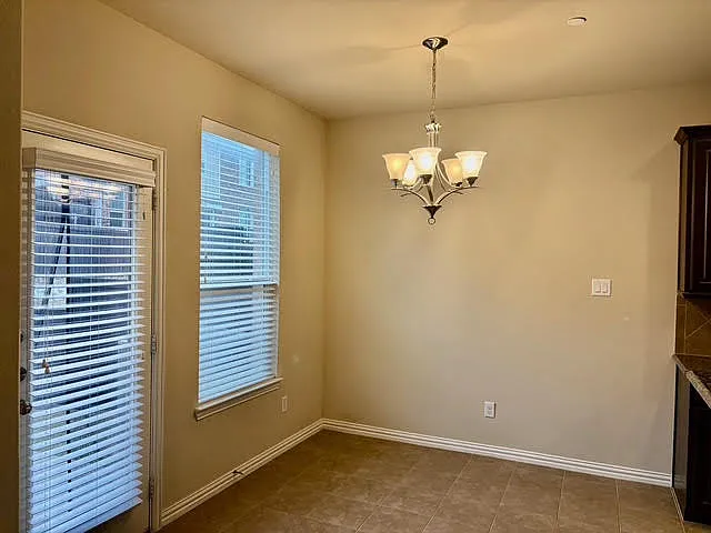 4654 Penelope Ln — Photo 10