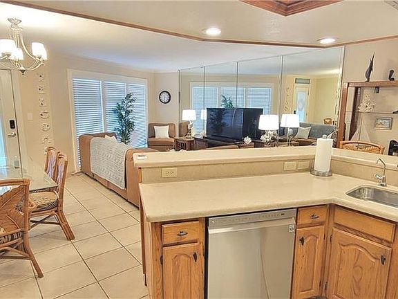 4th image of 1912 Gulf Blvd #103