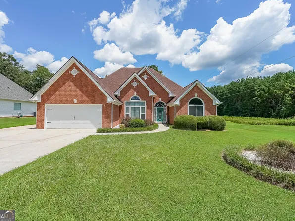 2051 Vintage Oaks Dr, Loganville, GA 30052