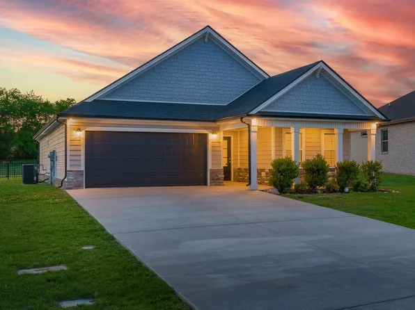 333 Frontier Dr, Clarksville, TN 37043