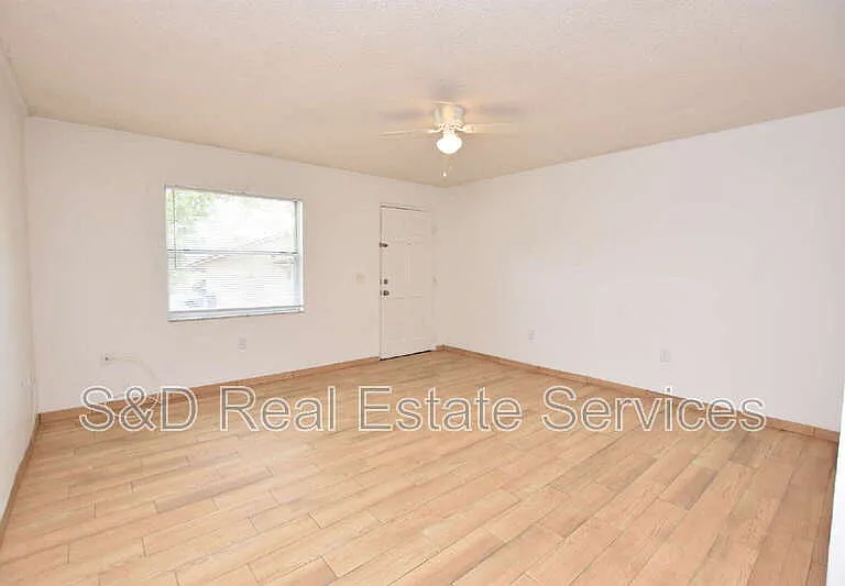 613 Robin Rd #5 — Photo 1