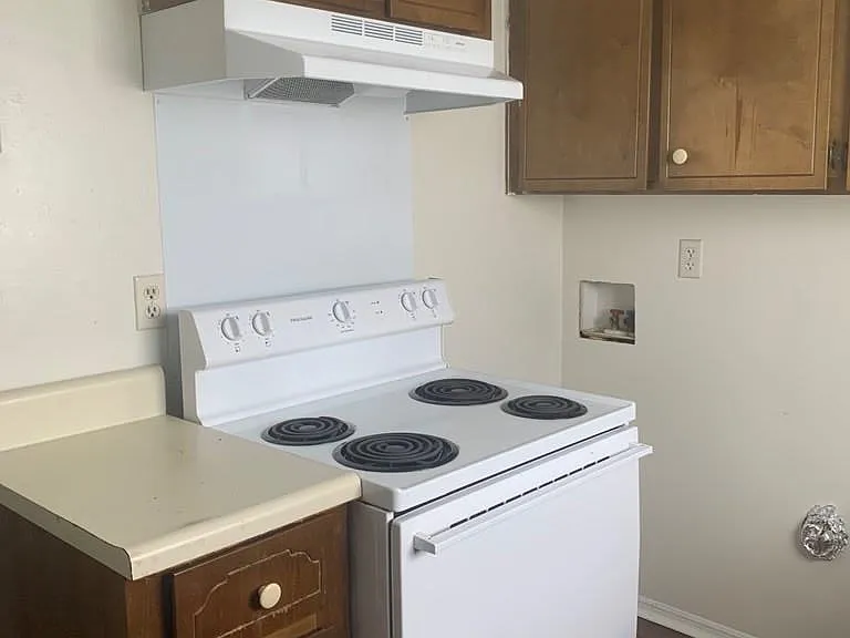 824 Charles C Frasier Blvd #A — Photo 5