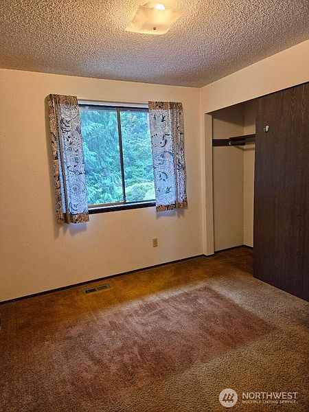 3rd image of 7514 Locust Avenue E
