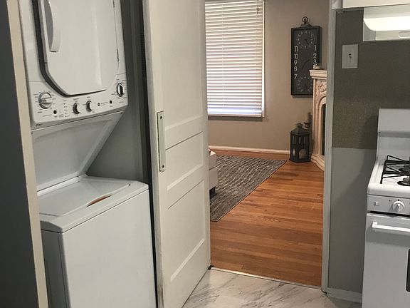 5th image of 1320 W Elm St