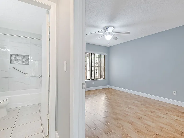 2304 Inagua Way — Photo 37