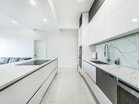 5th image of 3225 Turtle Creek Blvd APT 1630