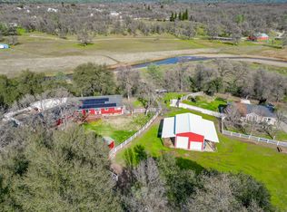 20424 Helena Oaks Ln, Redding, CA 96003