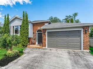 4 Mapleton Ave, Barrie, ON L4N7M2