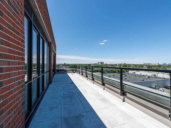 3rd image of 2301 Saint Clair Ave W #622