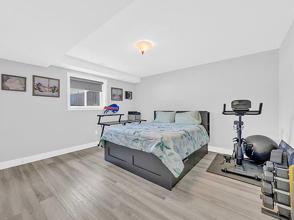 5th image of 1178 Edward Ave