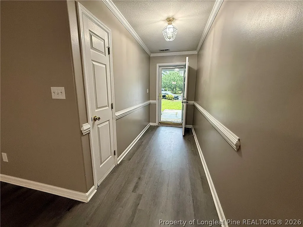 3 bed, 2.0 bath, 1729 sqft, $1,850 — Photo 3