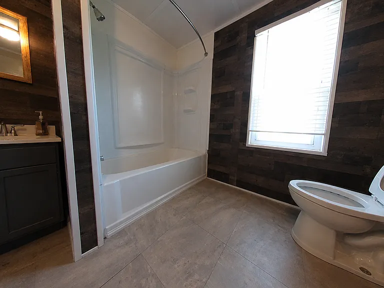 718 E Brady Rd — Photo 5