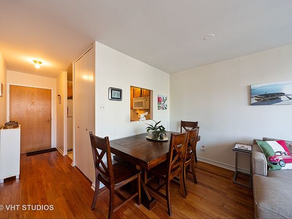 3rd image of 211 E Ohio St APT 2501