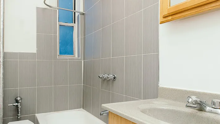 Rented by Nooklyn NYC LLC | media 8