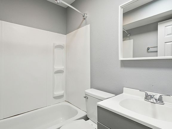 3rd image of 1931 Saint Ann St #208