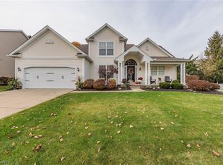 3042 Ravineview Cir, Stow, OH 44224