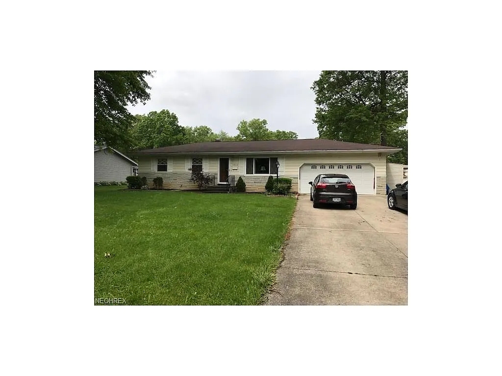 3862 Robert Frost Dr photo 1