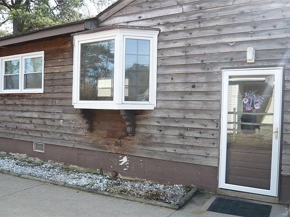 Side dor to mud room