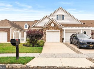 27 Dove Ct, Hamilton, NJ 08690