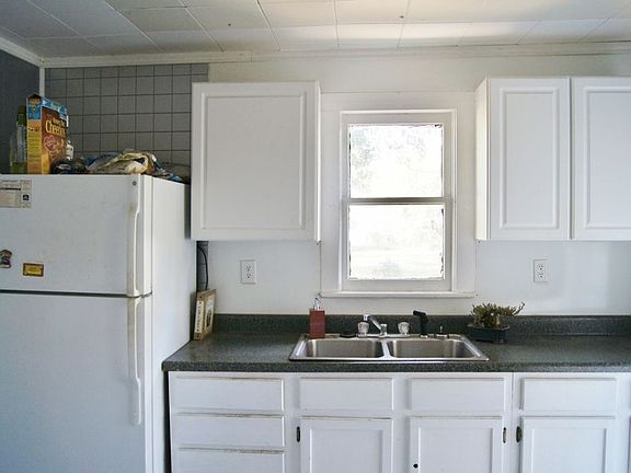 2nd image of 201 N Woodrow St