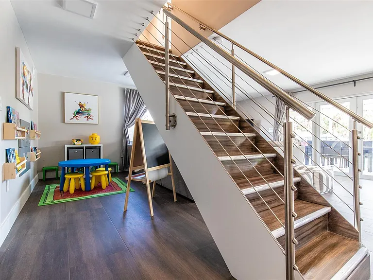2275 SW 44th St — Photo 16