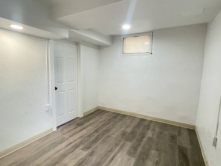 2144 N Vine St #BASEMENT — Photo 13