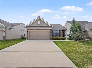 9444 Saint Andrews Dr, Grand Blanc, MI