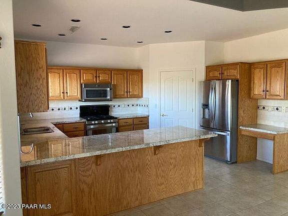 4th image of 5567 Thatch Ct
