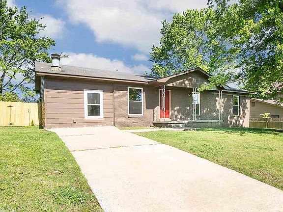 3rd image of 7 Crest Ln