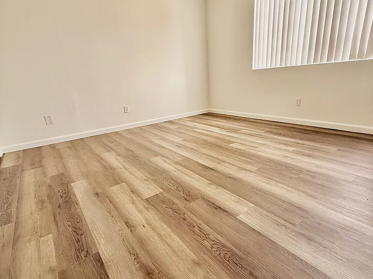 11258 Morrison St #101 — Photo 13