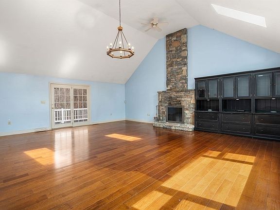 2nd image of 34 Sable Run Ln