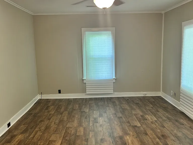 2083 Broad St — Photo 10