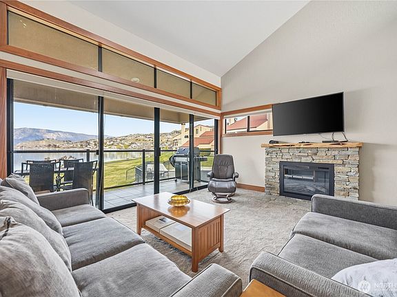 5th image of 100 Lake Chelan Shores Dr. #3-8