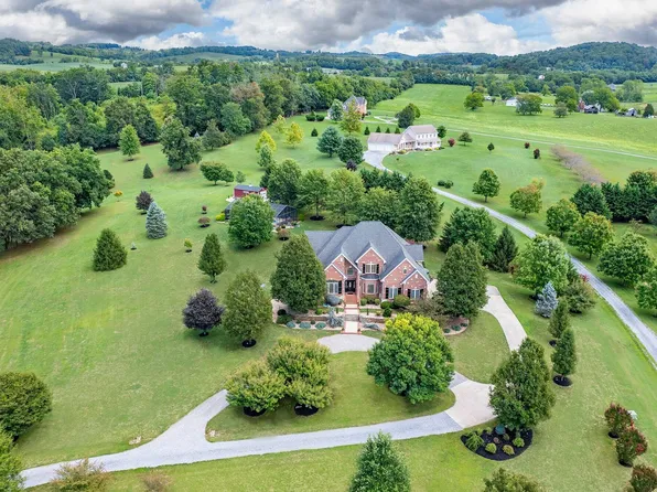 70 Henry Hill Dr, Fairfield, VA 24435