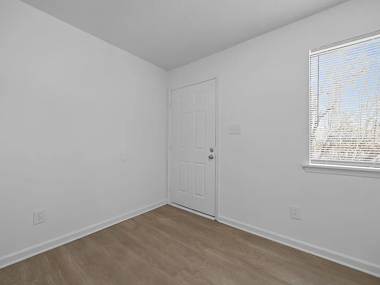 1011 Camden Ave — Photo 21