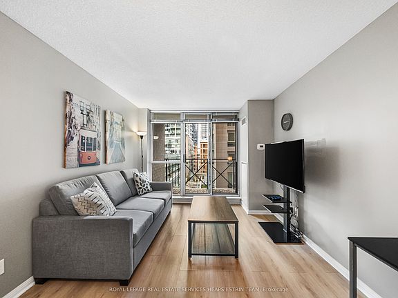 3rd image of 140 Simcoe St #702